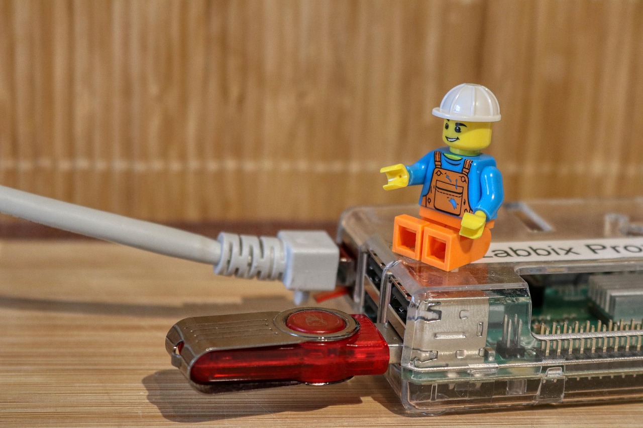 HyperSTORY – The USB Stick That Nearly Took Down the Company